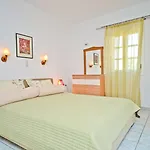 Ydreos & Apartament Mikri Vigla