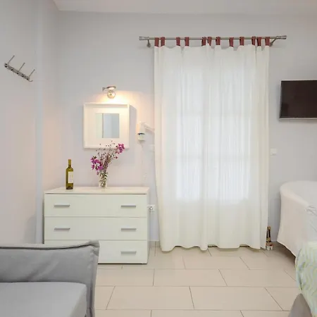 Apartment Ydreos & *
